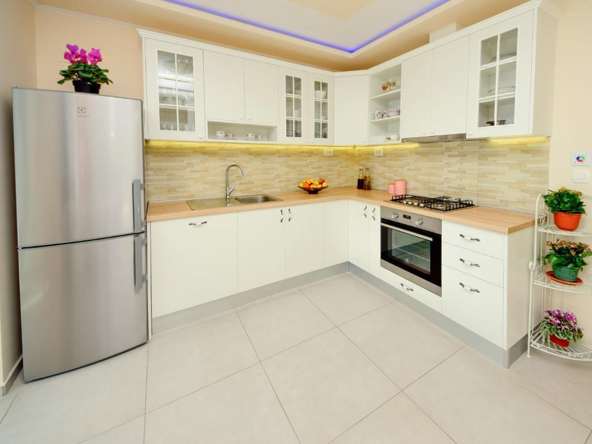 Holiday Home Lara By Interhome Omiš Екстериор снимка