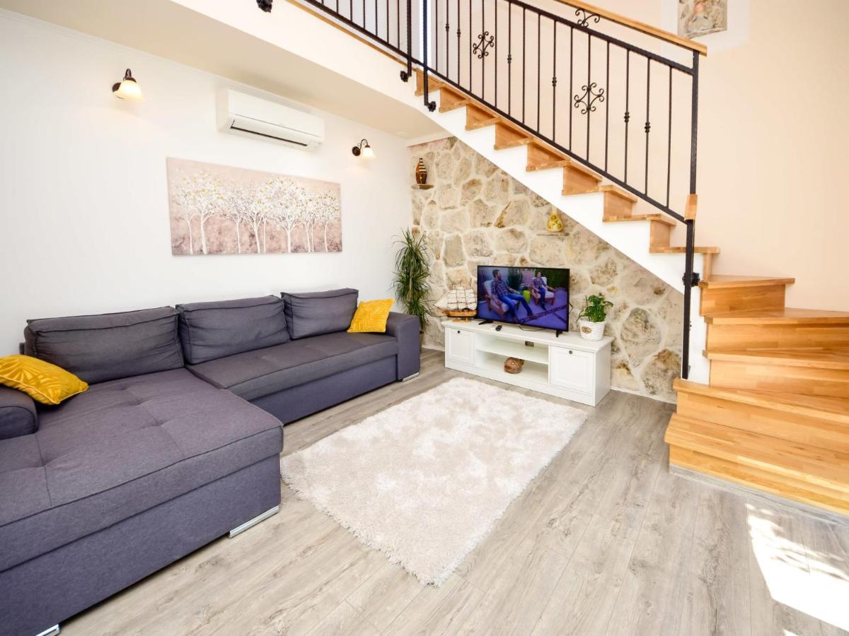 Holiday Home Lara By Interhome Omiš Екстериор снимка